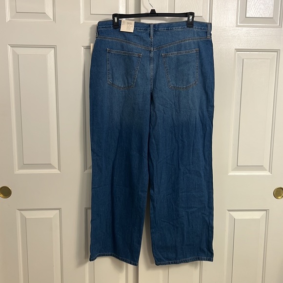 P20-NWT Universal Thread Women High-Rise Relaxed Wide Straight Leg Jeans -18/34R - Picture 3 of 12